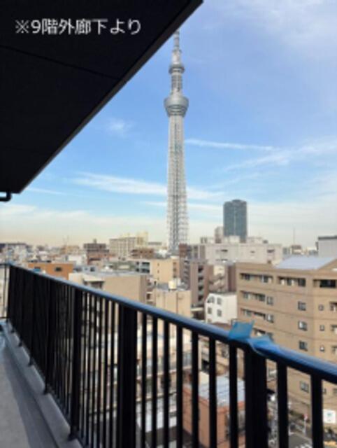 226000