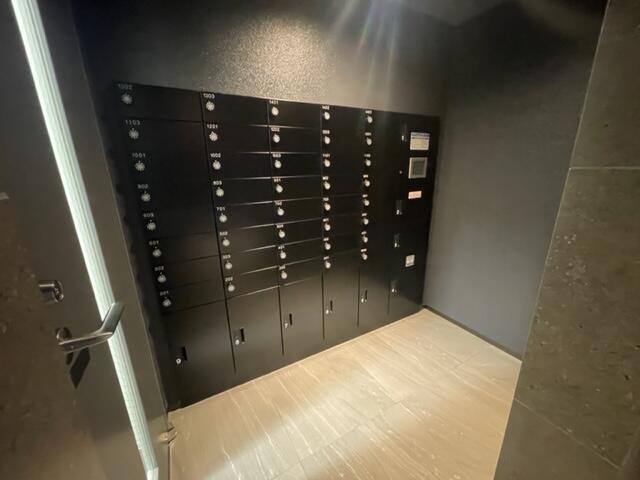 278000
