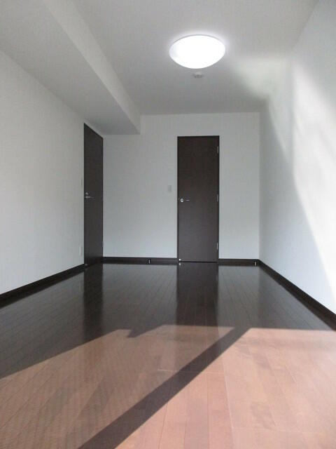 225000