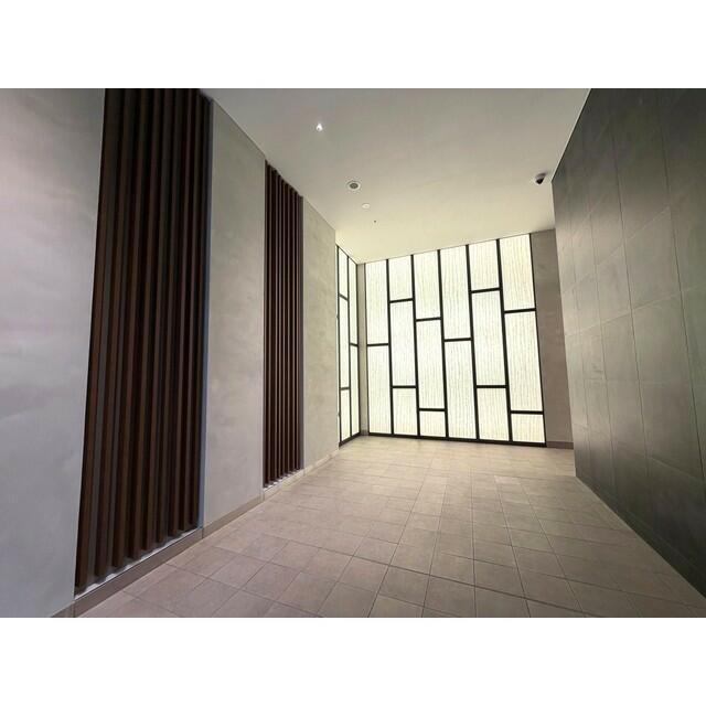 278000