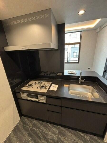365000