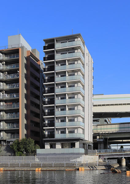 279000