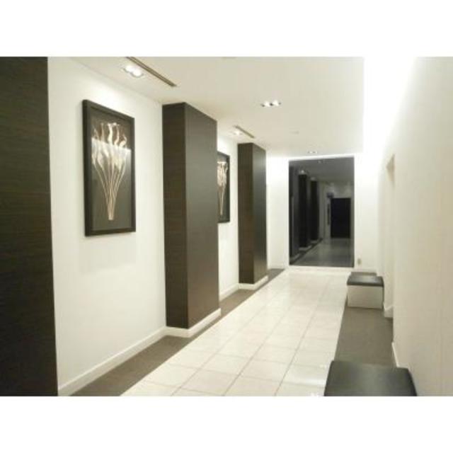 444000