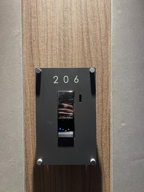 243000