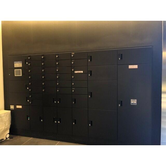 235000