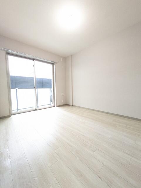 215000