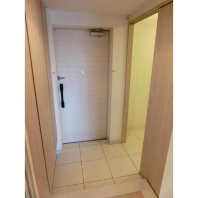 226000