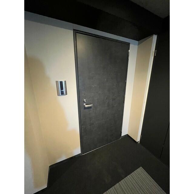 308000