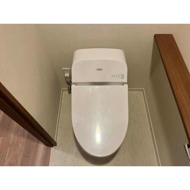 352200