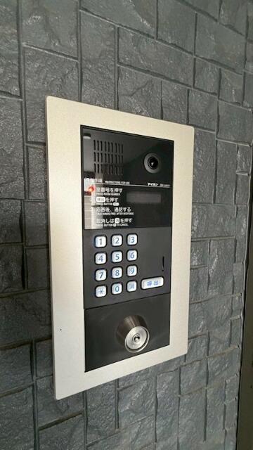 234000