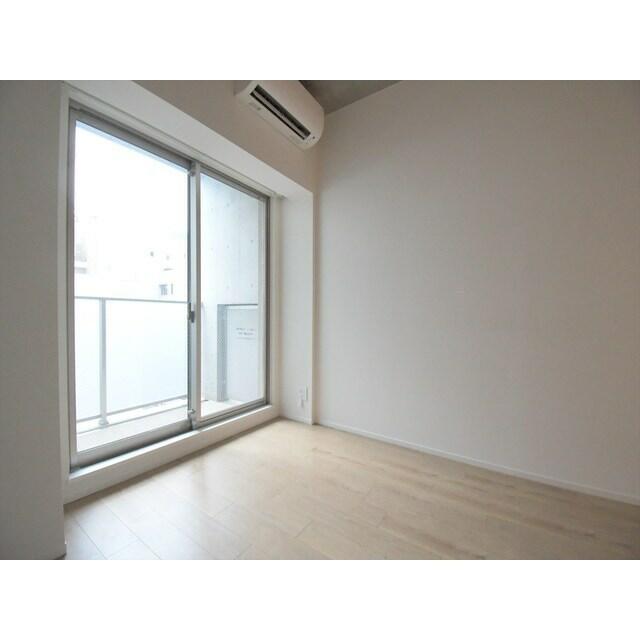 215000