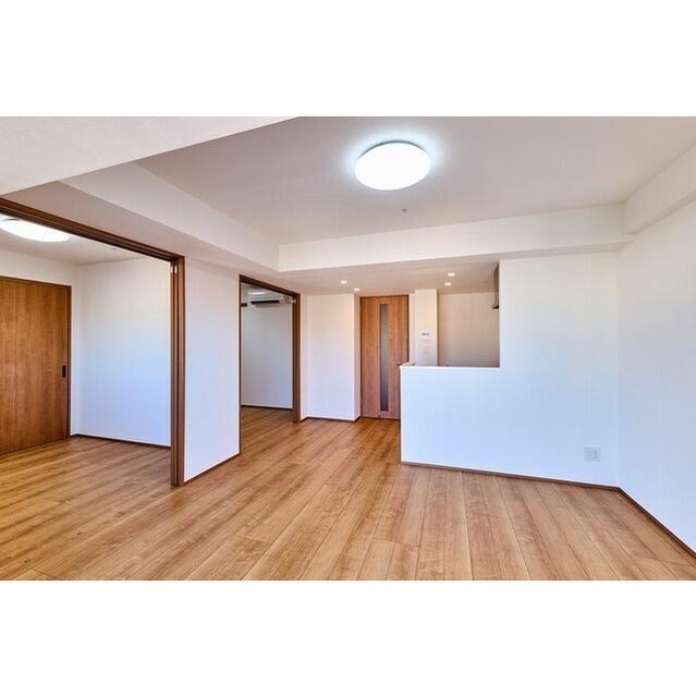 225000
