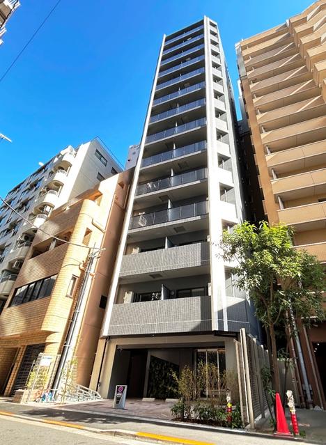 218000