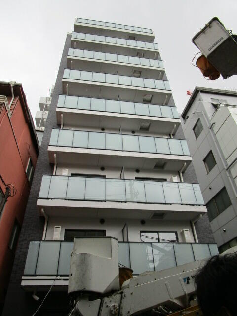 185000