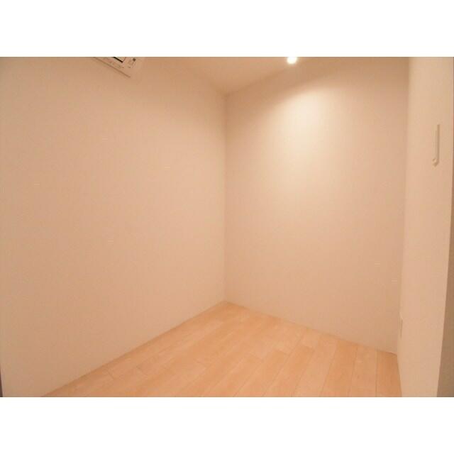 185000