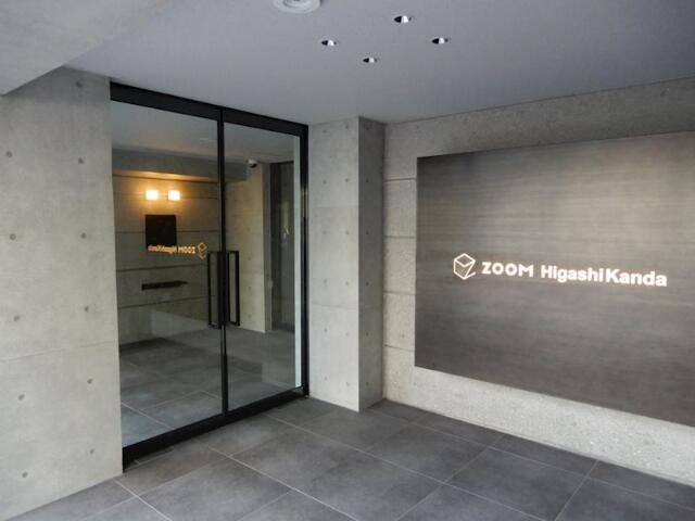 232000