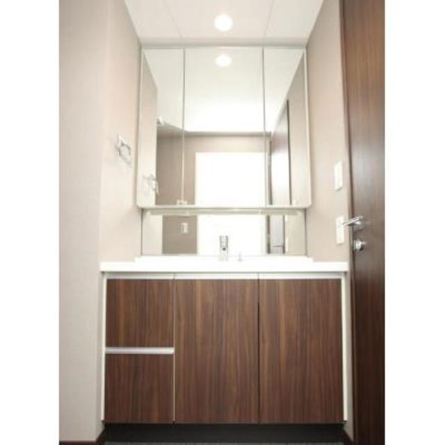 322000