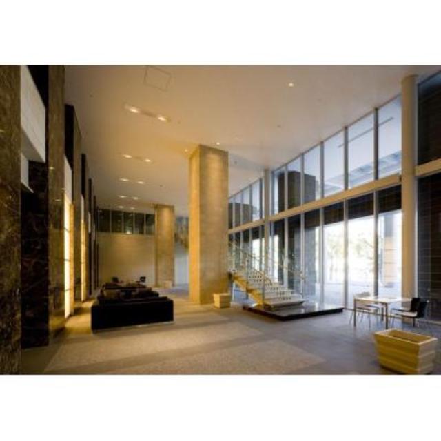 356000