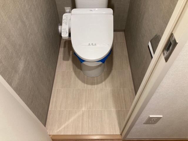 203000
