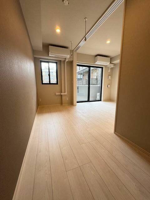 172000