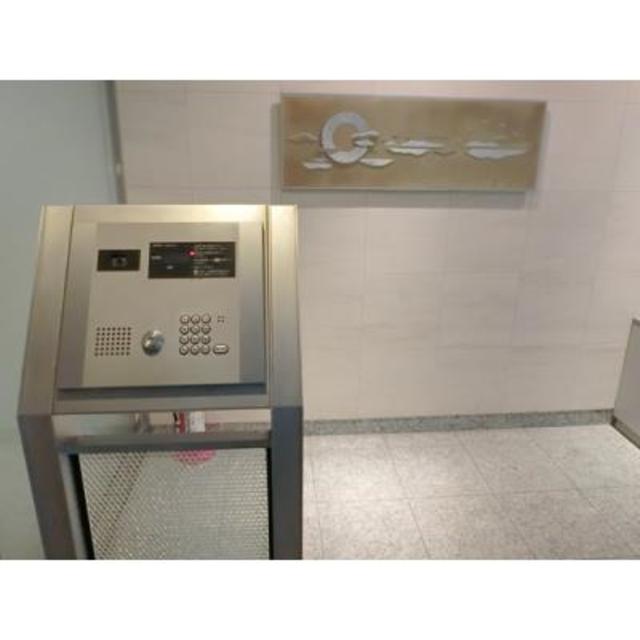 211000