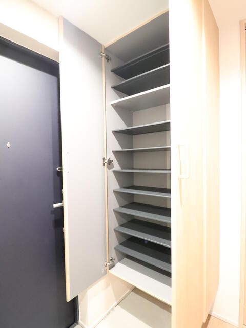 156000