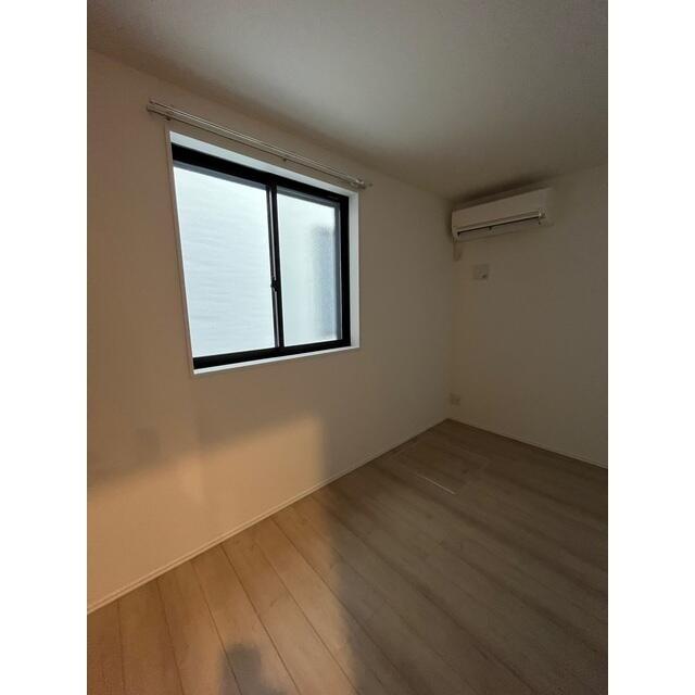 215000