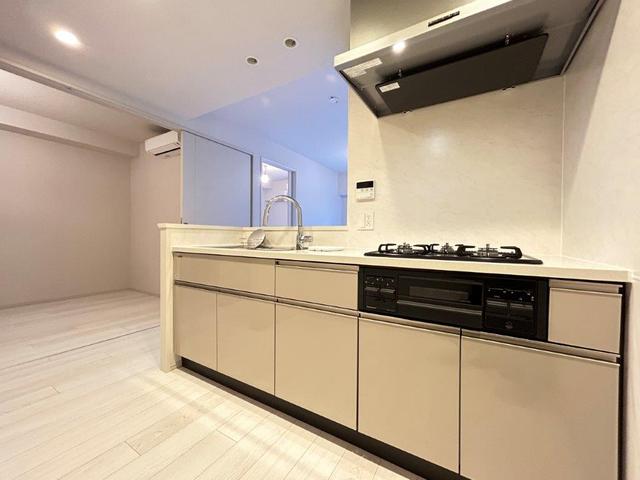 357000