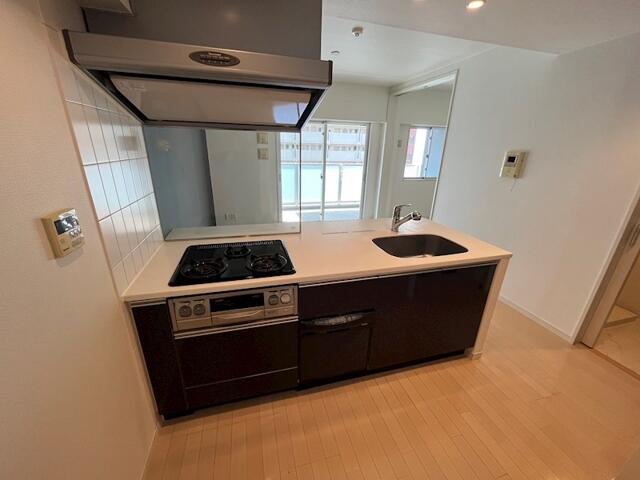 246000