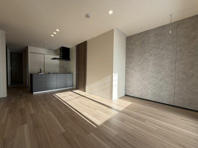 226500