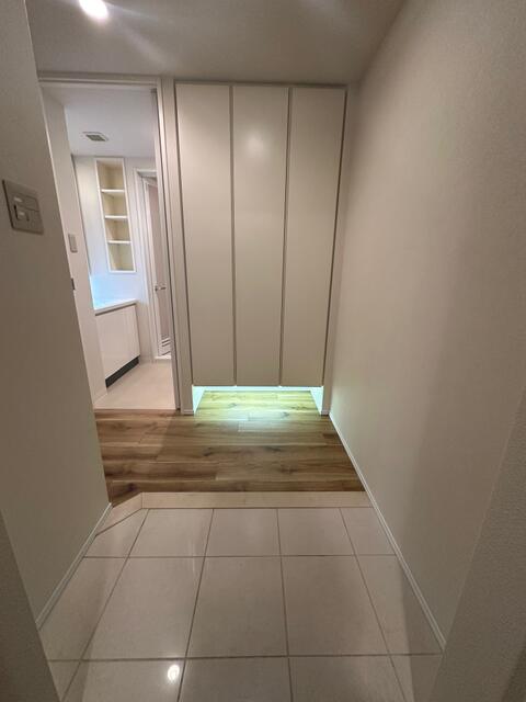 265000