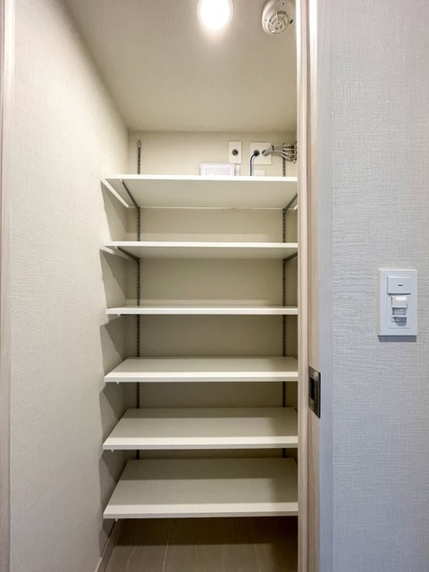 217000