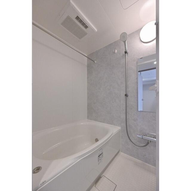 186000