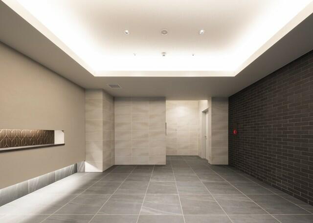 313000