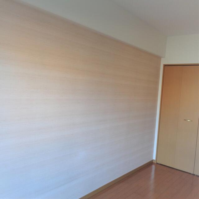 142000