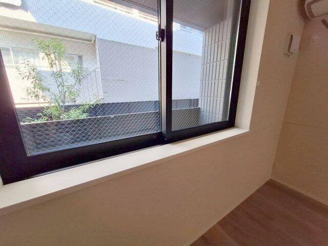 265000