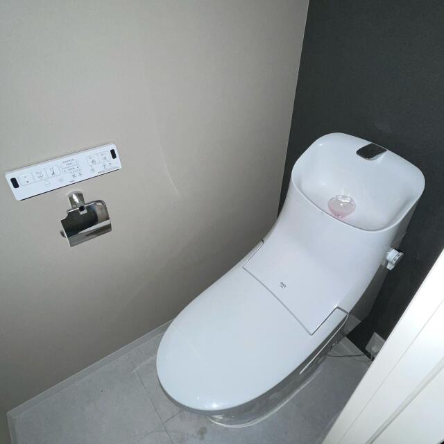 178000