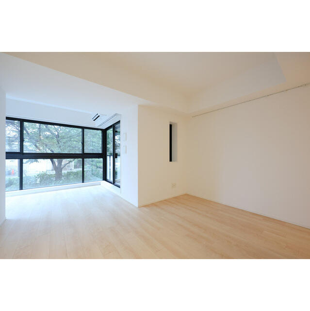 219000