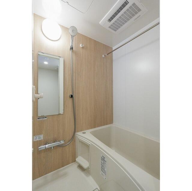 179000