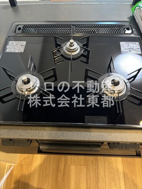 236000