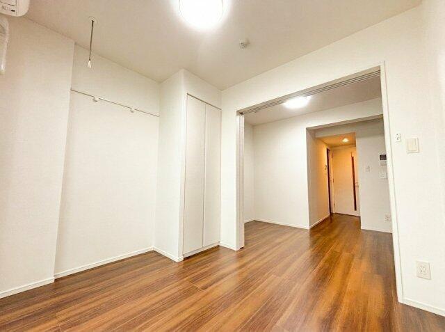 185000
