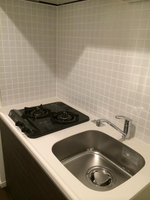 156500