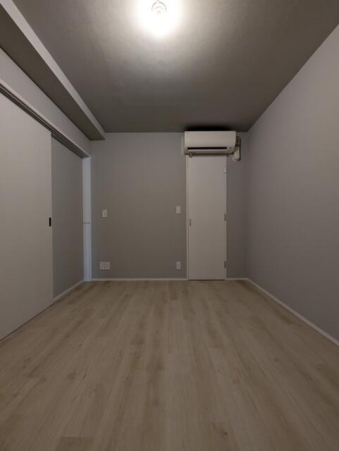 276000