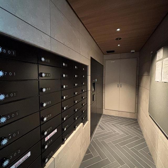 172000