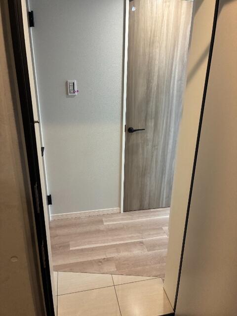 185000