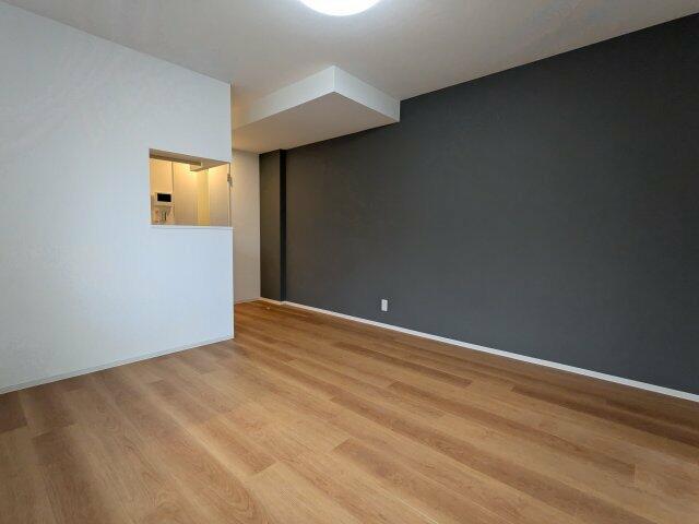 211000