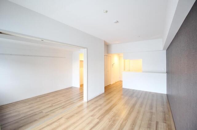 205000