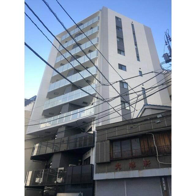272000