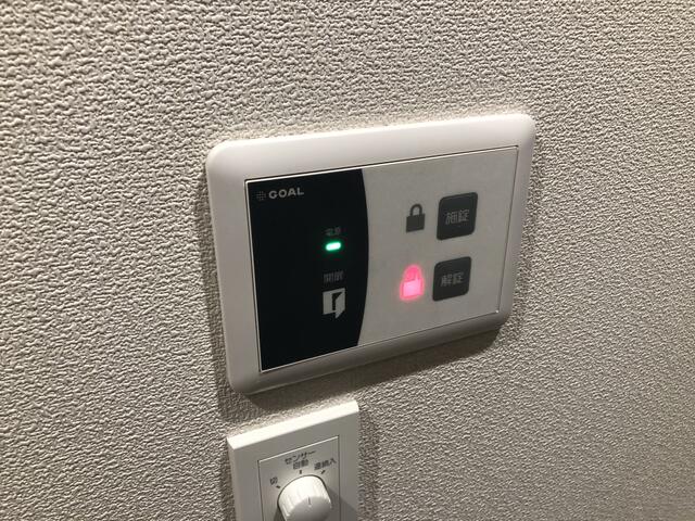 257000