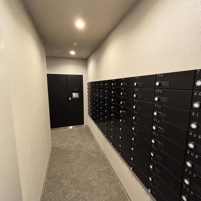 250000